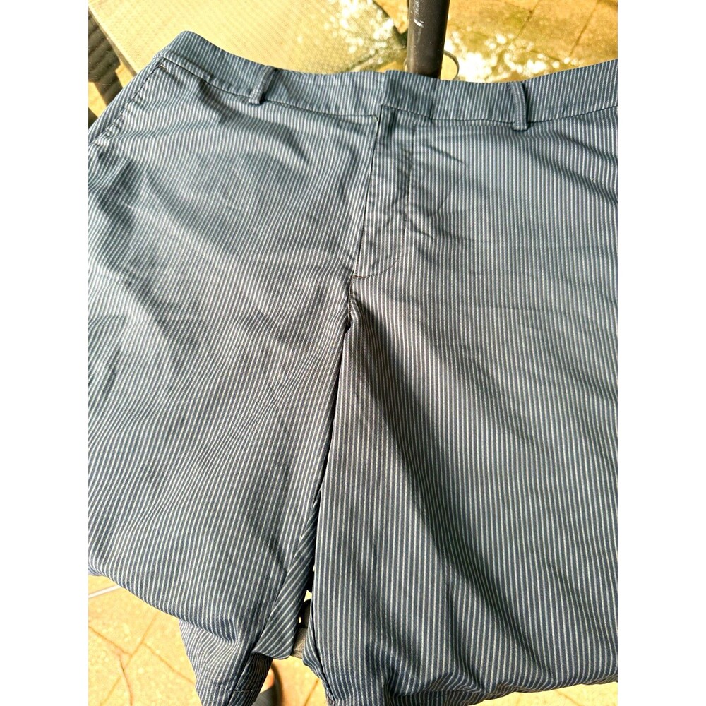 UNDER ARMOUR MENS GRAY WHITE STRIPED CHINO SHORTS FLAT FRONT POCKETS BUTTON 34